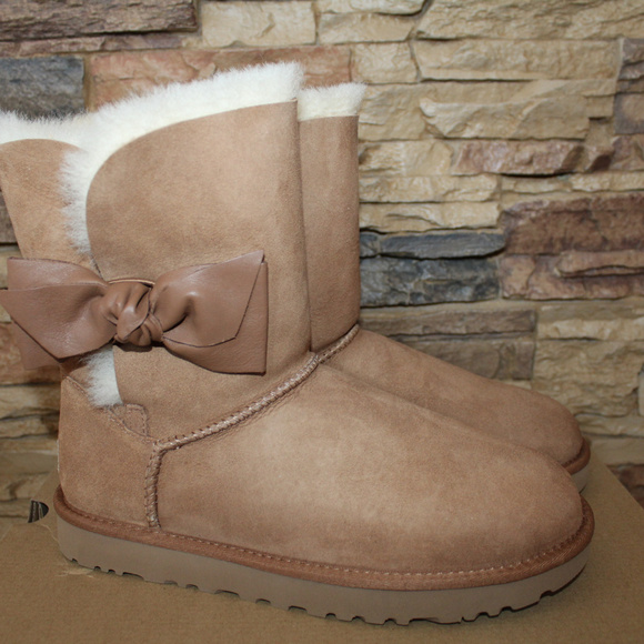 UGG DAELYN LEATHER BOW SUEDE BOOTS NEW! CHESTNUT - Picture 4 of 8